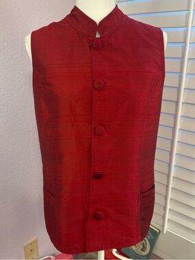 Reversible Sleeveless Mandarin Collar Vest in Deep Red and Paisley